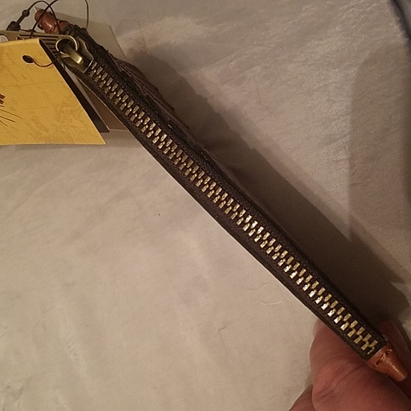 Patricia Nash Almeria Wristlet color tan - Picture 4 of 4